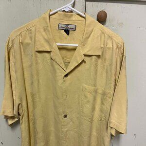 Tommy Bahama 100% silk  light yellow collared shirt with flower print size large